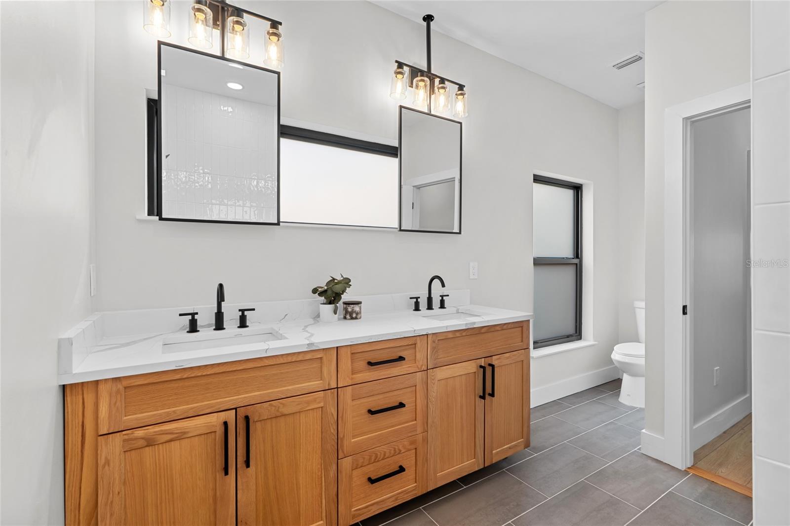 Listing photo id 26 for 4308 Gray Street 1