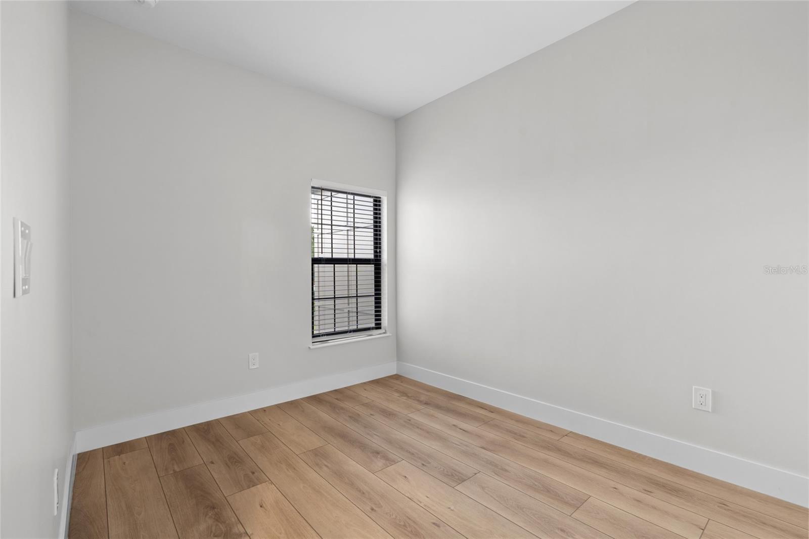 Listing photo id 28 for 4308 Gray Street 1