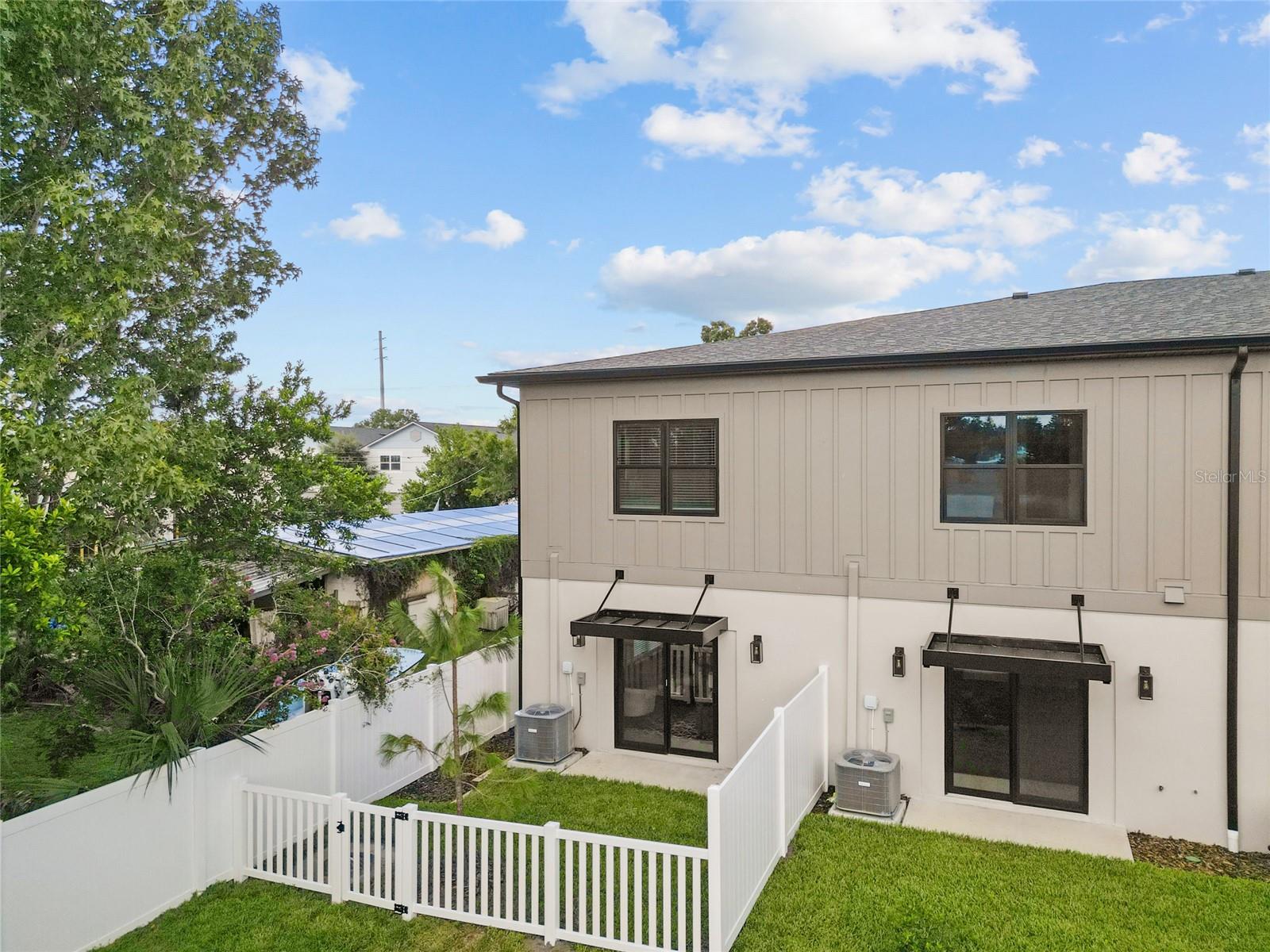 Listing photo id 37 for 4308 Gray Street 1