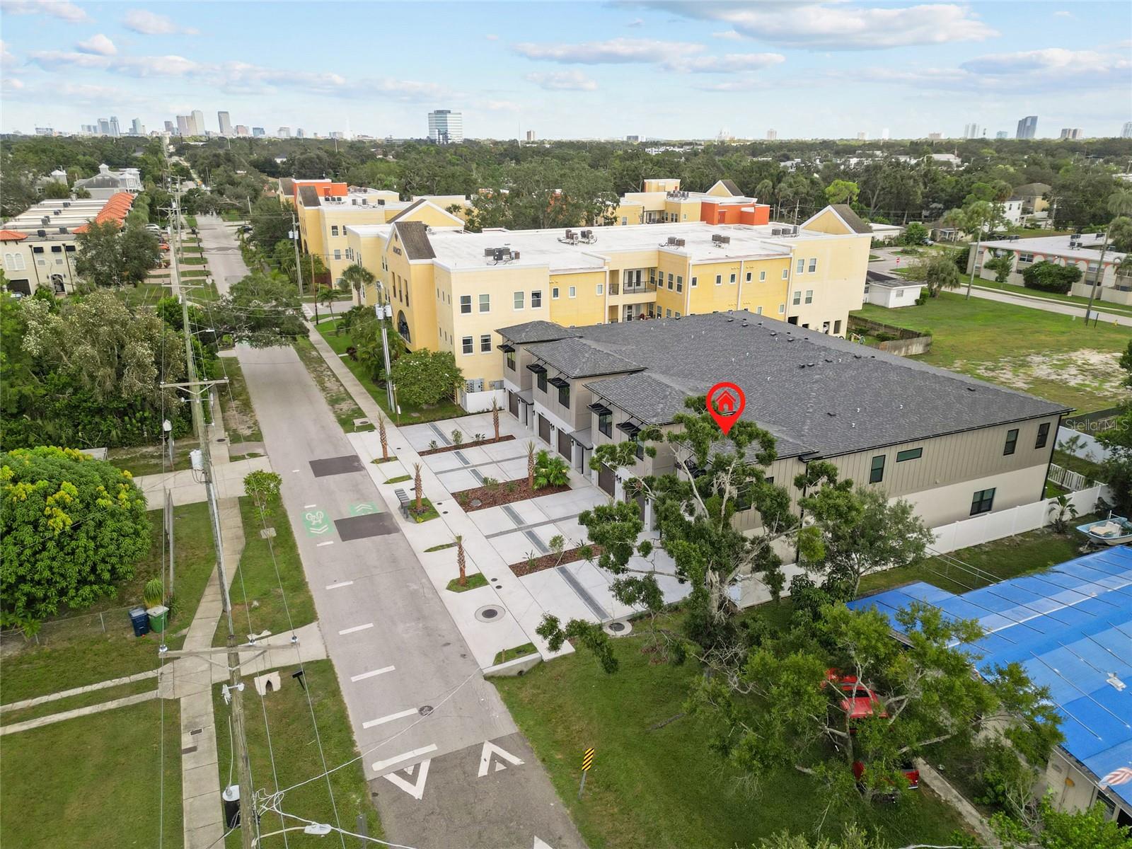 Listing photo id 38 for 4308 Gray Street 1