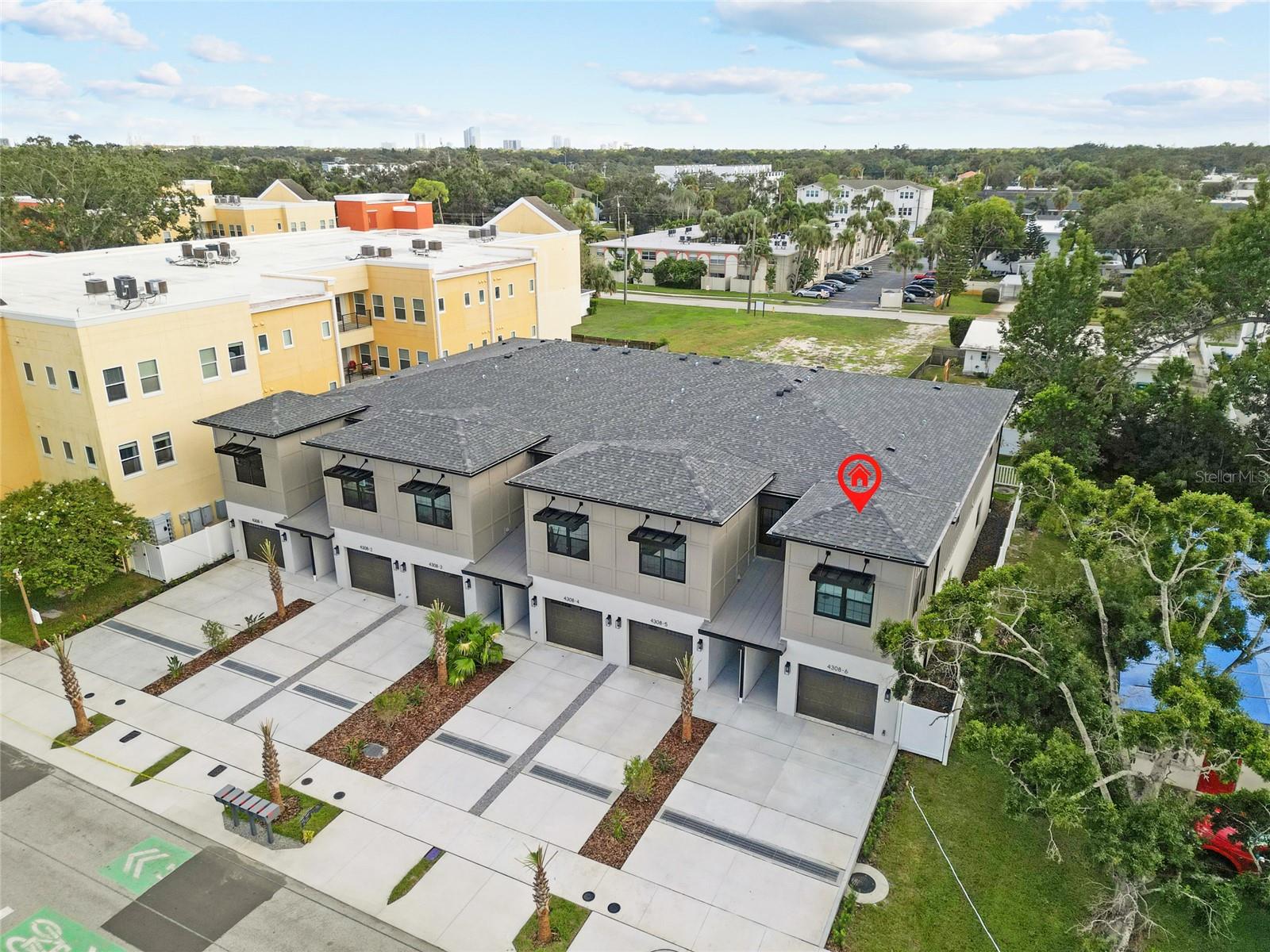 Listing photo id 39 for 4308 Gray Street 1