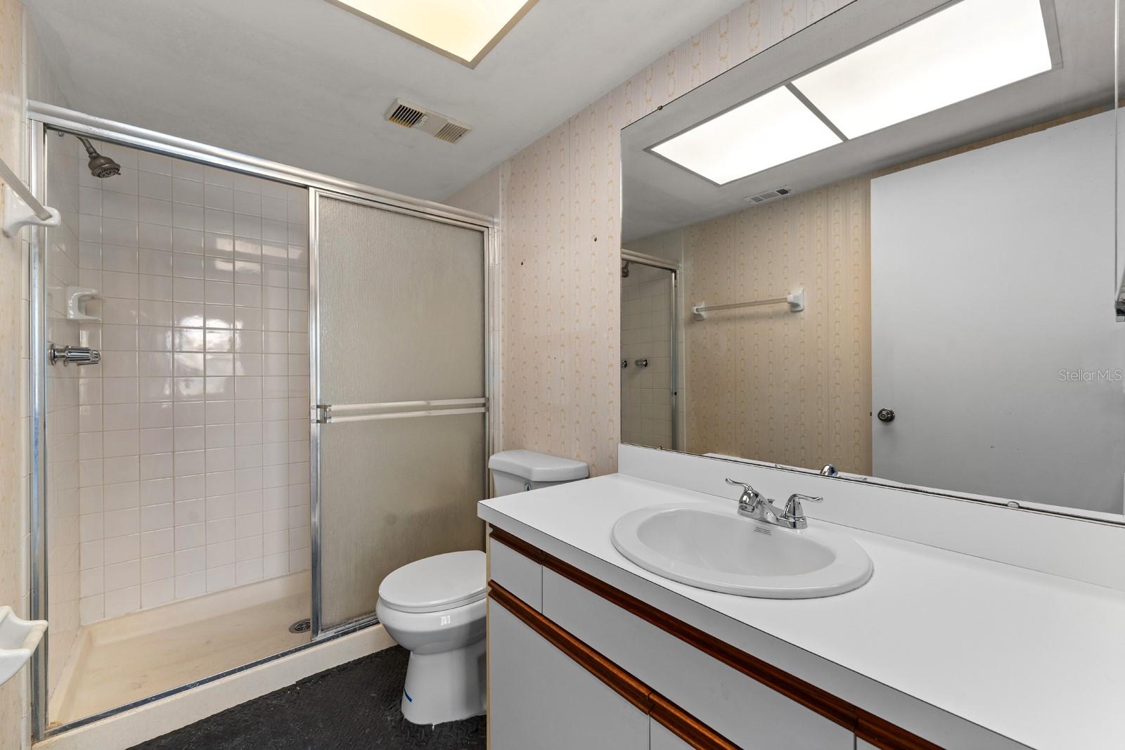 Image 15 of 25 For 505 30th Avenue W E304