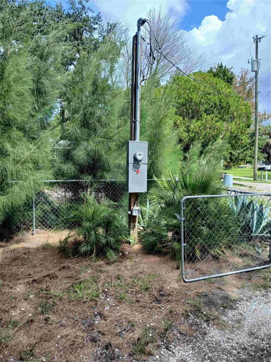 Listing photo id 8 for 14633 Williams Lane