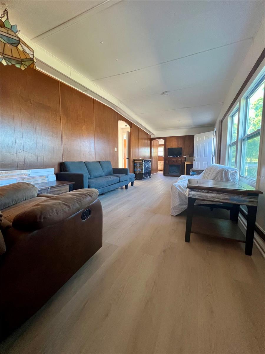 Image 10 of 38 For 209 Lark Drive