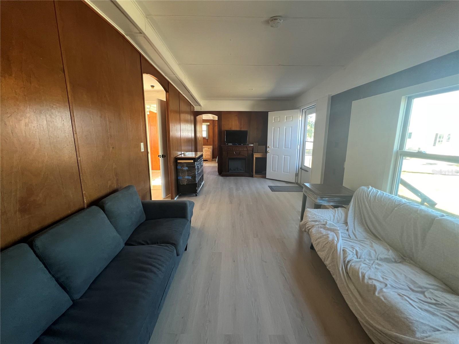 Image 3 of 38 For 209 Lark Drive