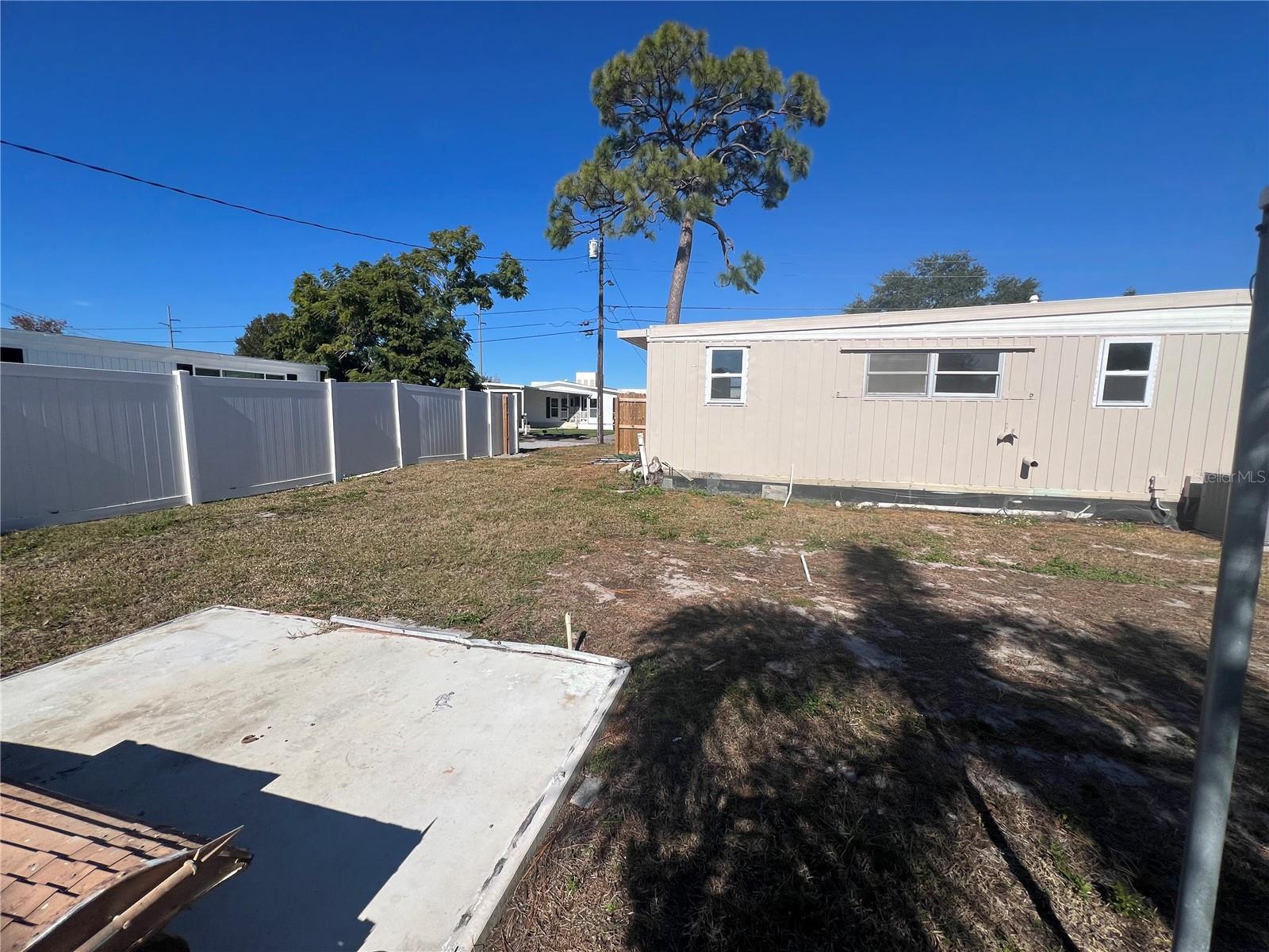 Image 7 of 38 For 209 Lark Drive