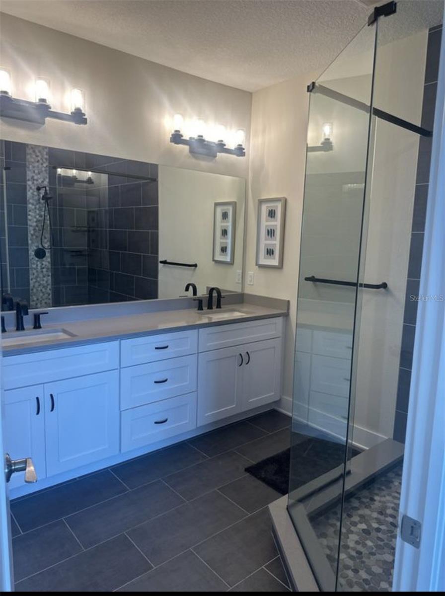 Image 16 of 27 For 1249 Savona Drive Ne