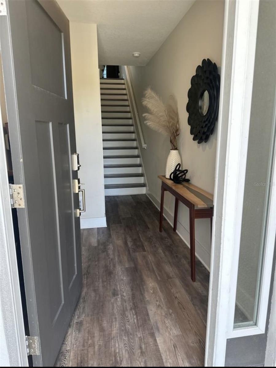 Image 3 of 27 For 1249 Savona Drive Ne