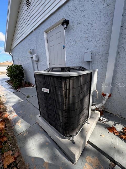 Listing photo id 18 for 7924 Halsey Drive