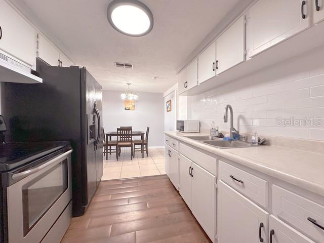 Listing photo id 3 for 7924 Halsey Drive