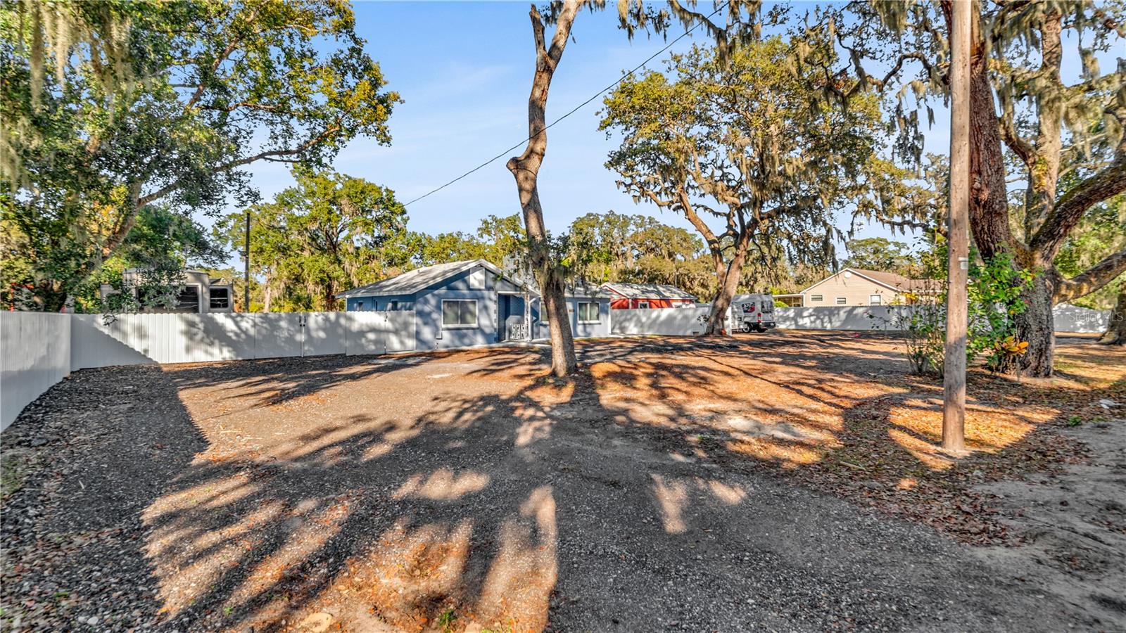 Image 23 of 29 For 11912 Mcmullen Loop