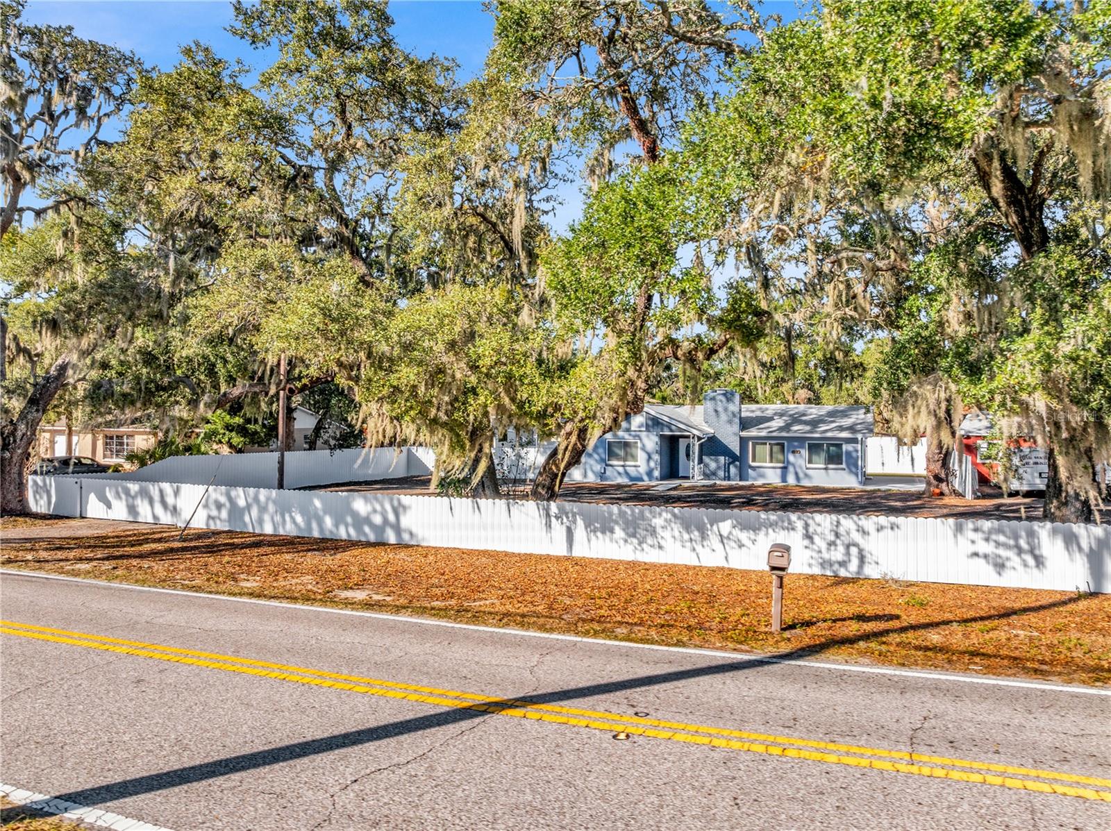 Image 25 of 29 For 11912 Mcmullen Loop