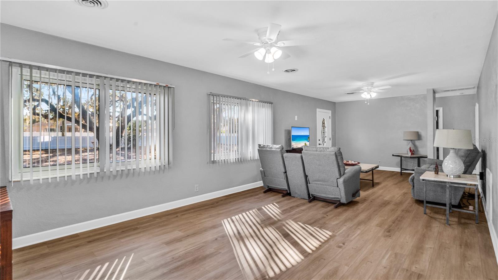 Image 3 of 29 For 11912 Mcmullen Loop