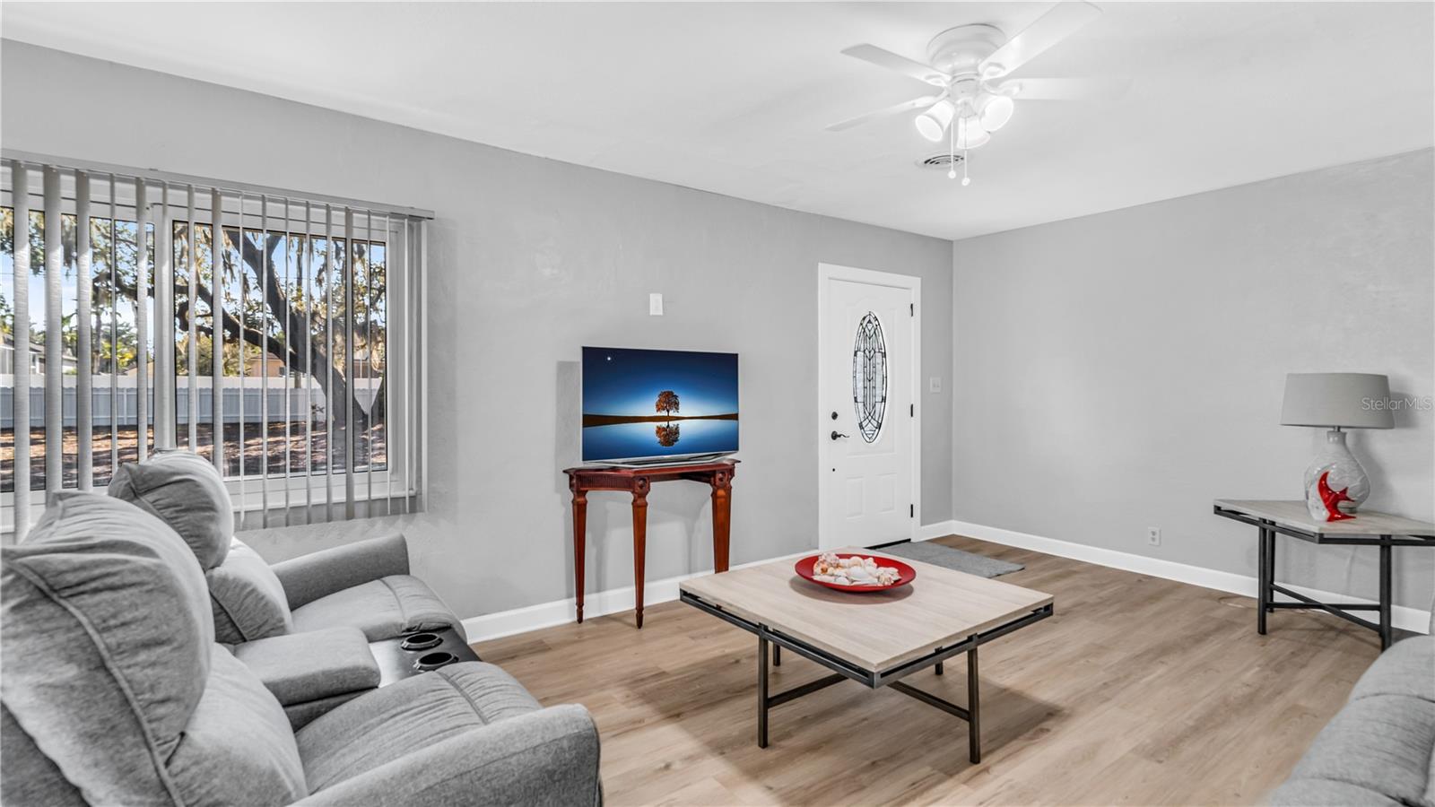 Image 4 of 29 For 11912 Mcmullen Loop