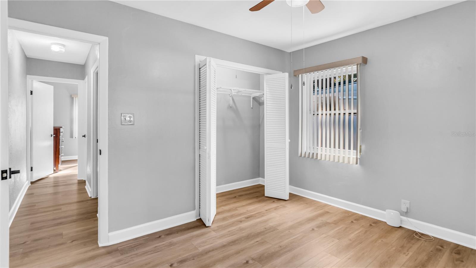 Image 8 of 29 For 11912 Mcmullen Loop