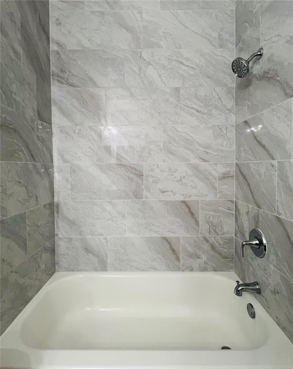 Image 17 of 20 For 17112 Carrington Park Drive 933