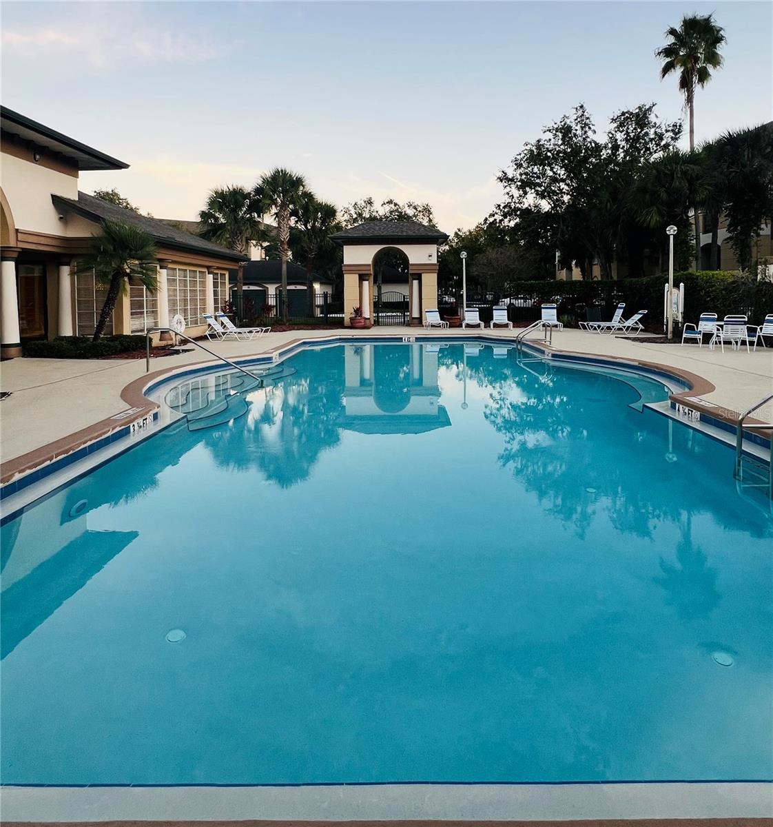 Image 4 of 20 For 17112 Carrington Park Drive 933