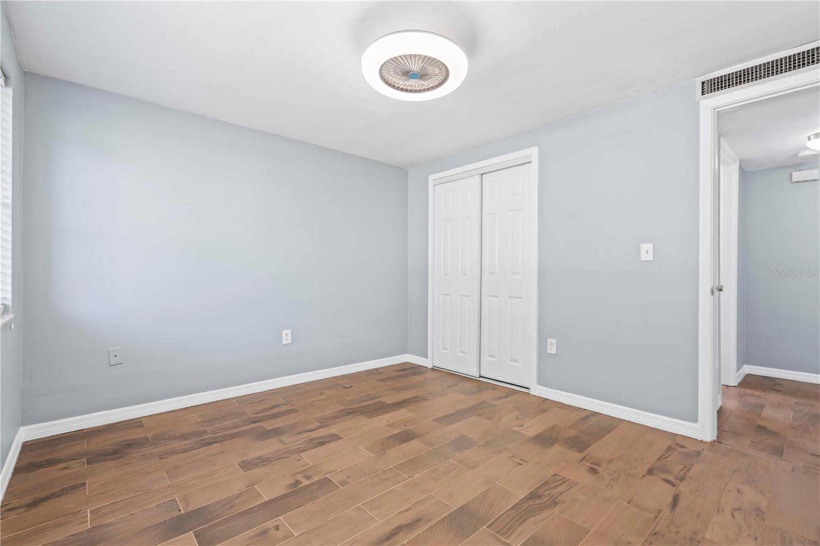 Image 14 of 33 For 3406 Overland Drive