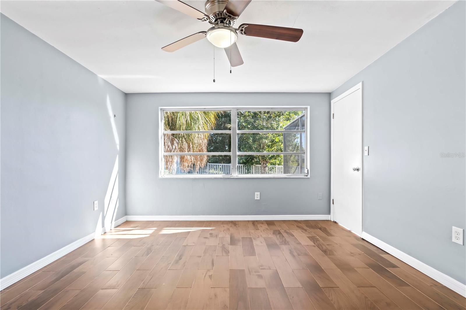 Image 16 of 33 For 3406 Overland Drive