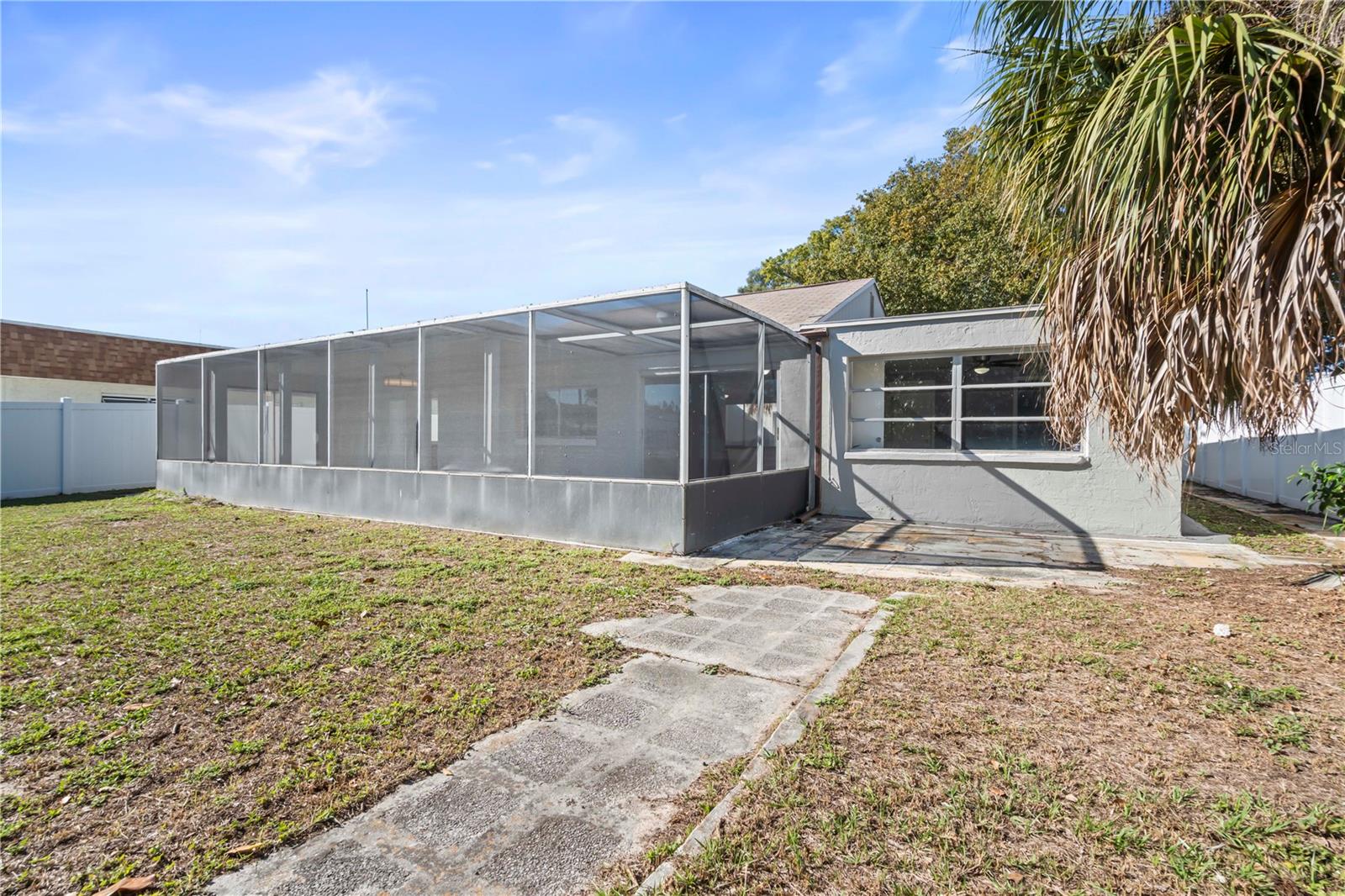 Image 25 of 33 For 3406 Overland Drive