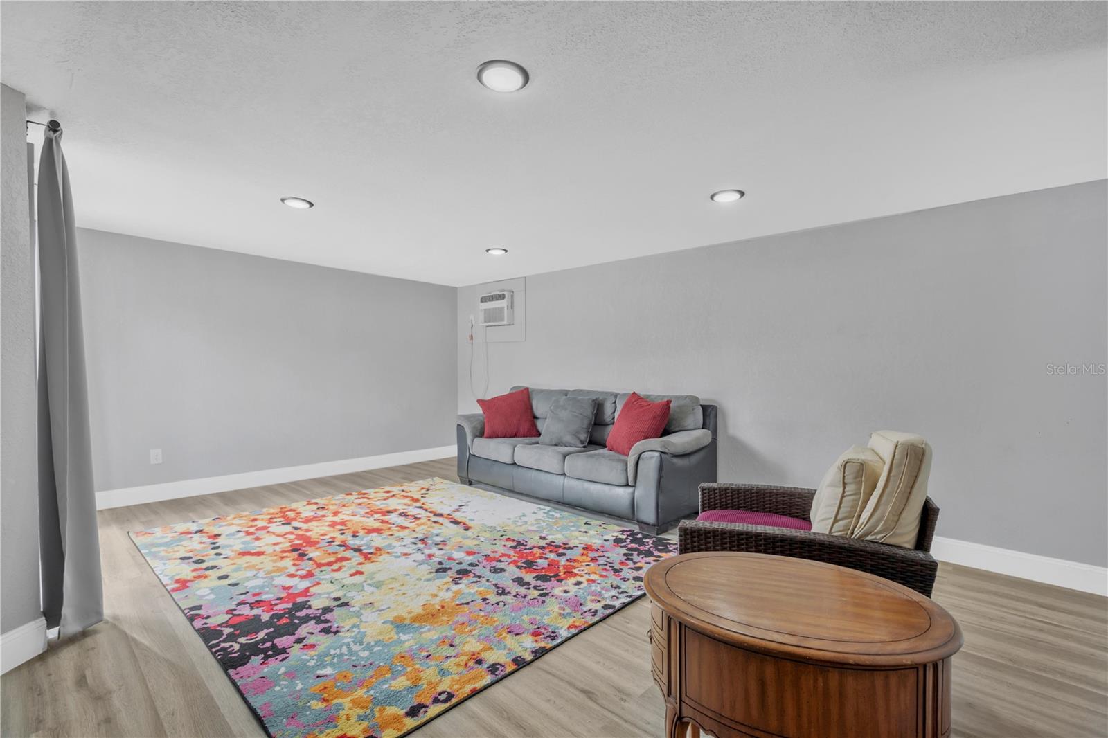 Image 17 of 39 For 6890 80th Avenue N