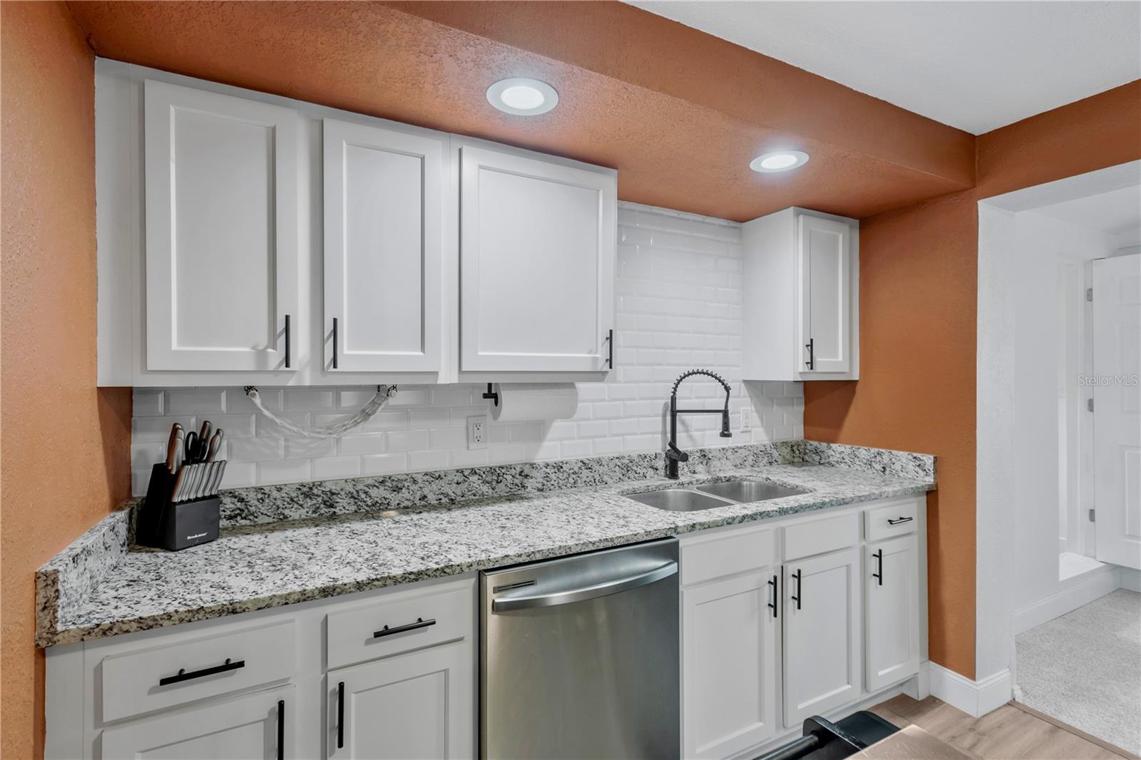 Image 19 of 39 For 6890 80th Avenue N