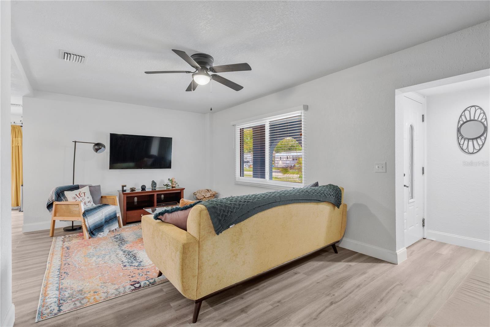 Image 4 of 39 For 6890 80th Avenue N