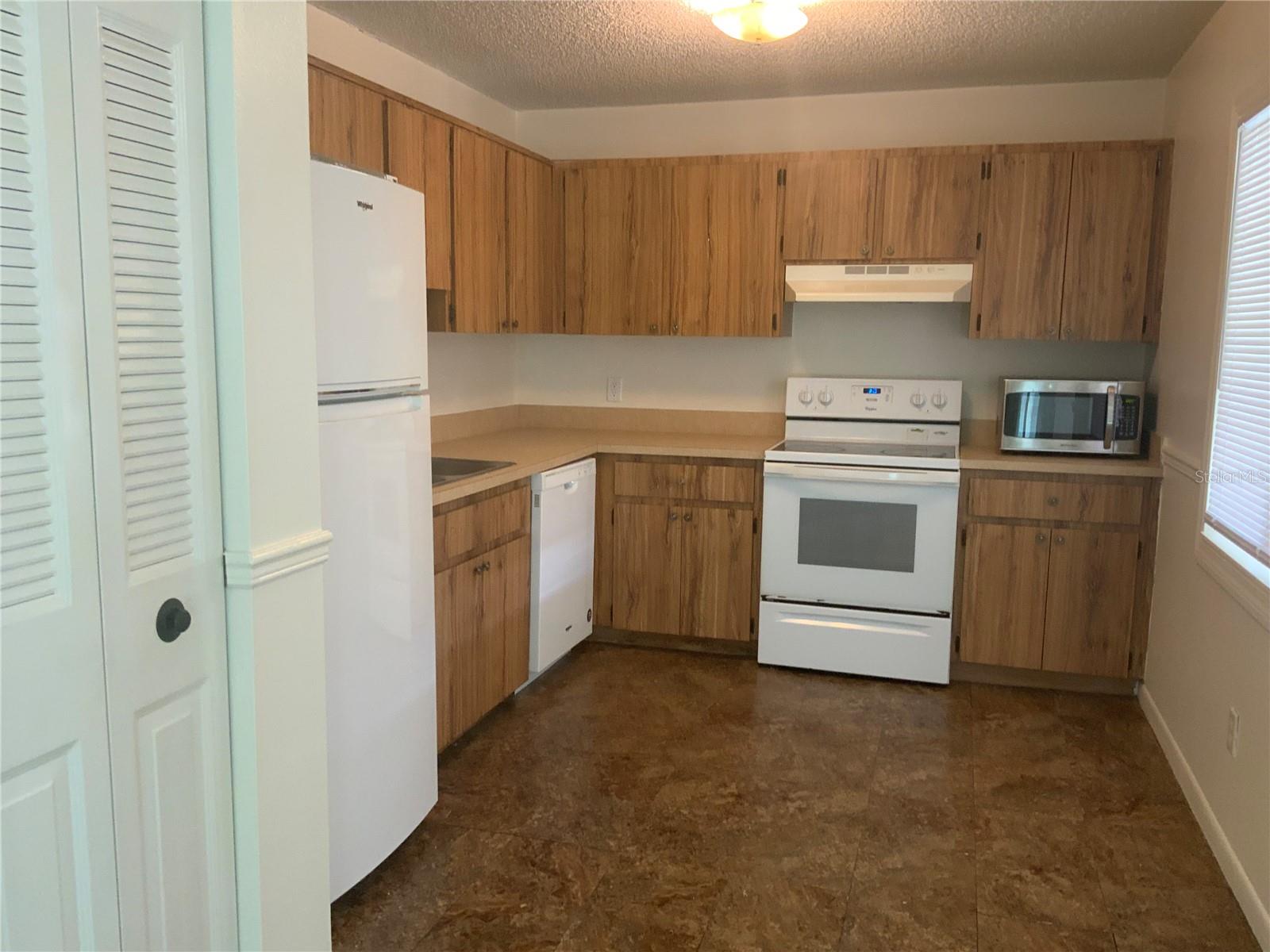 Image 5 of 29 For 11201 122nd Avenue 138