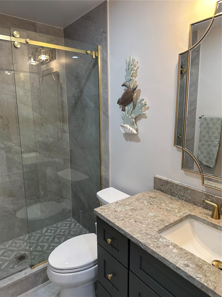 Image 28 of 34 For 19029 Us Highway 19 N 28b