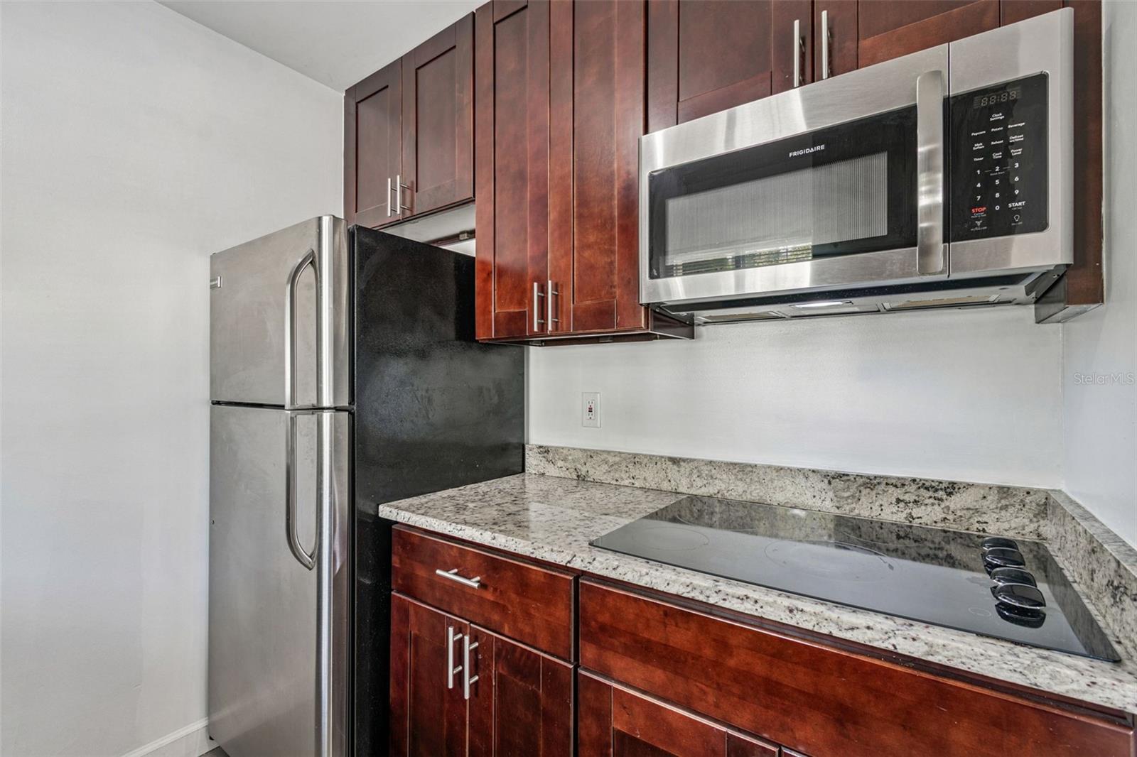 Image 11 of 38 For 3206 Azeele Street 120