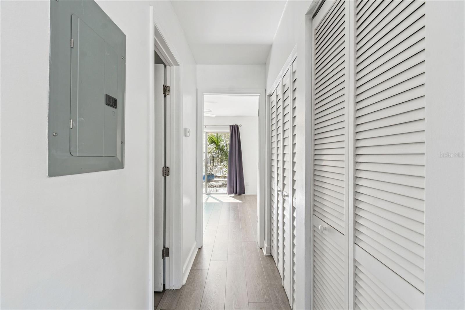 Image 15 of 38 For 3206 Azeele Street 120