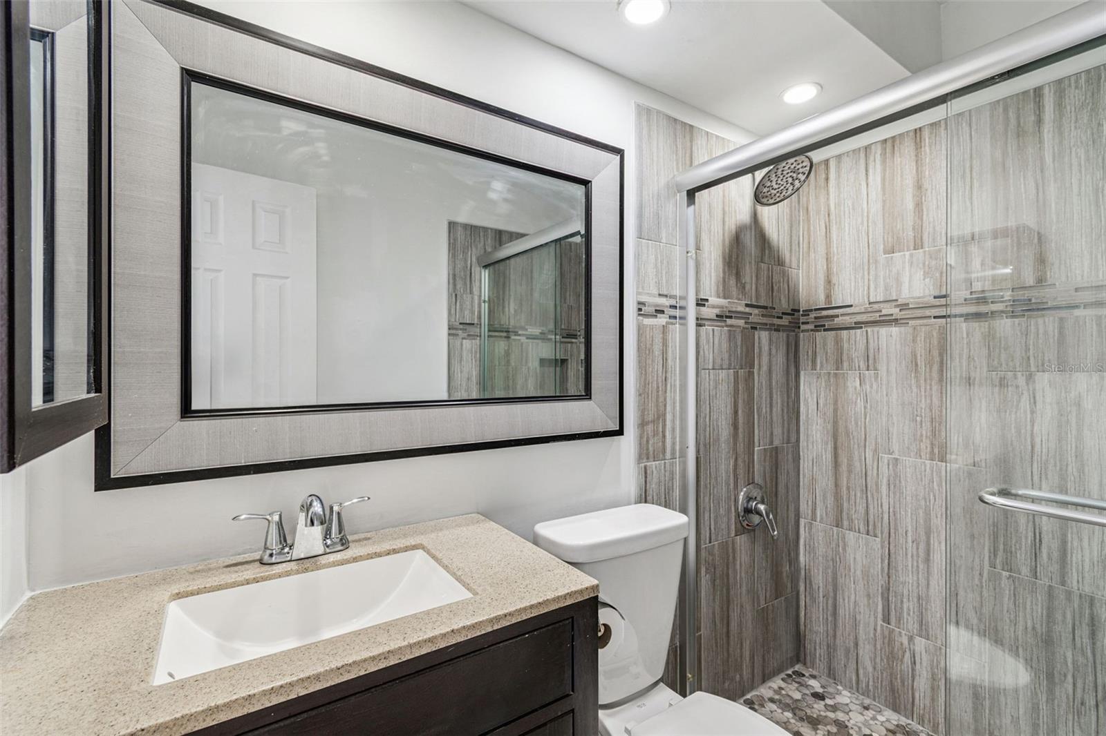 Image 16 of 38 For 3206 Azeele Street 120