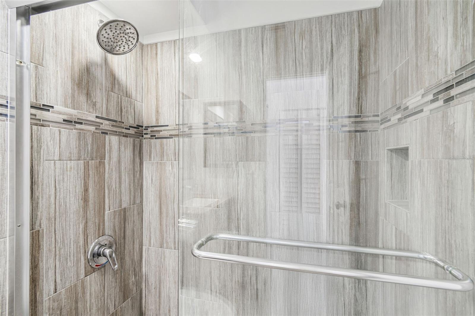 Image 17 of 38 For 3206 Azeele Street 120