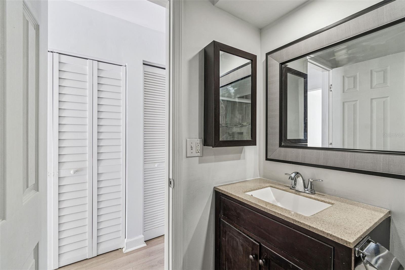 Image 18 of 38 For 3206 Azeele Street 120