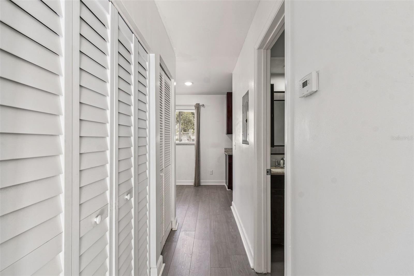 Image 19 of 38 For 3206 Azeele Street 120