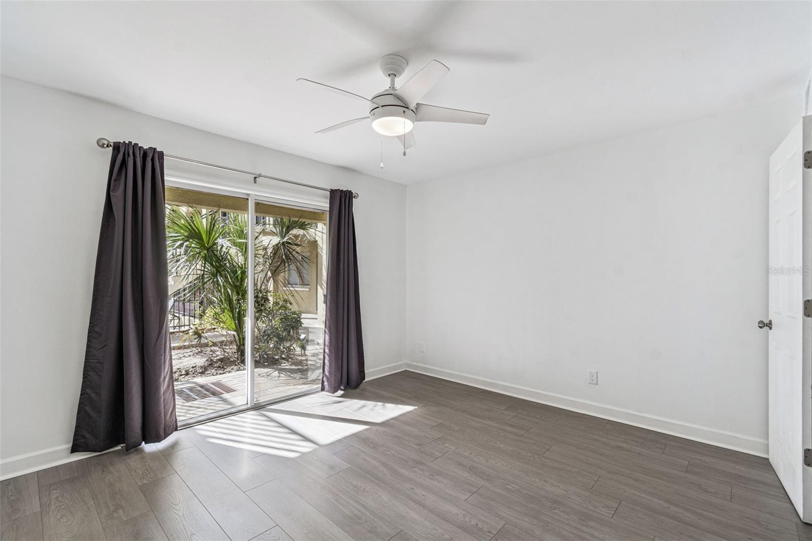 Image 23 of 38 For 3206 Azeele Street 120