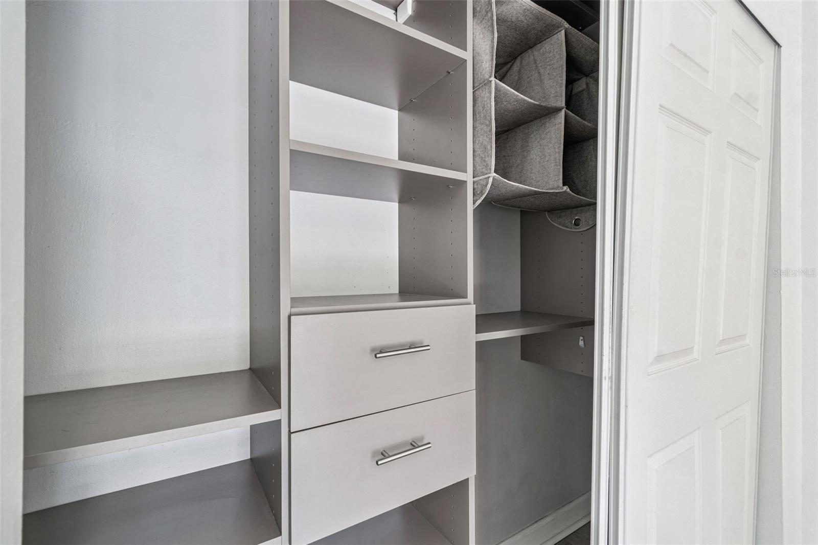 Image 24 of 38 For 3206 Azeele Street 120