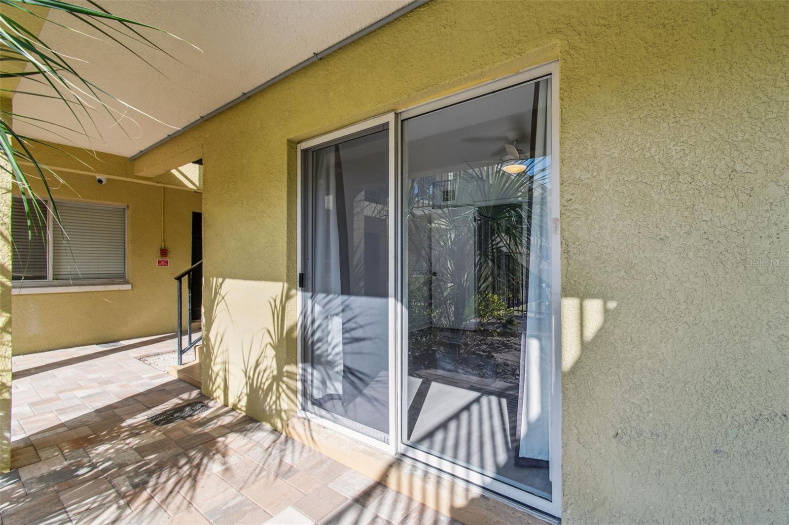 Image 26 of 38 For 3206 Azeele Street 120