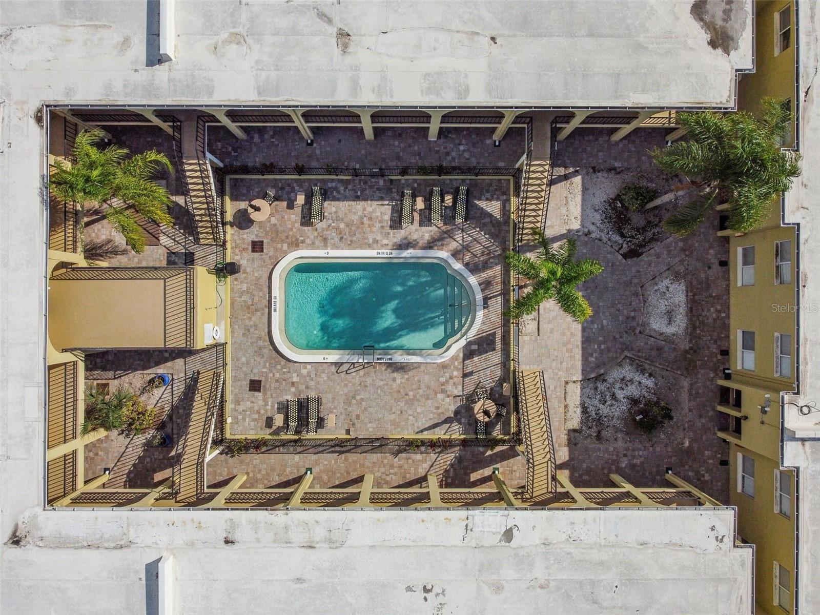 Image 32 of 38 For 3206 Azeele Street 120