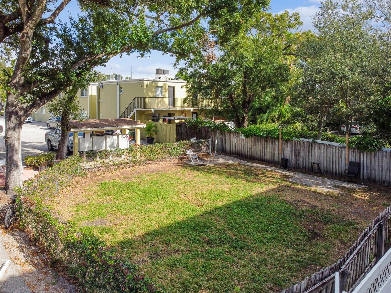 Image 33 of 38 For 3206 Azeele Street 120