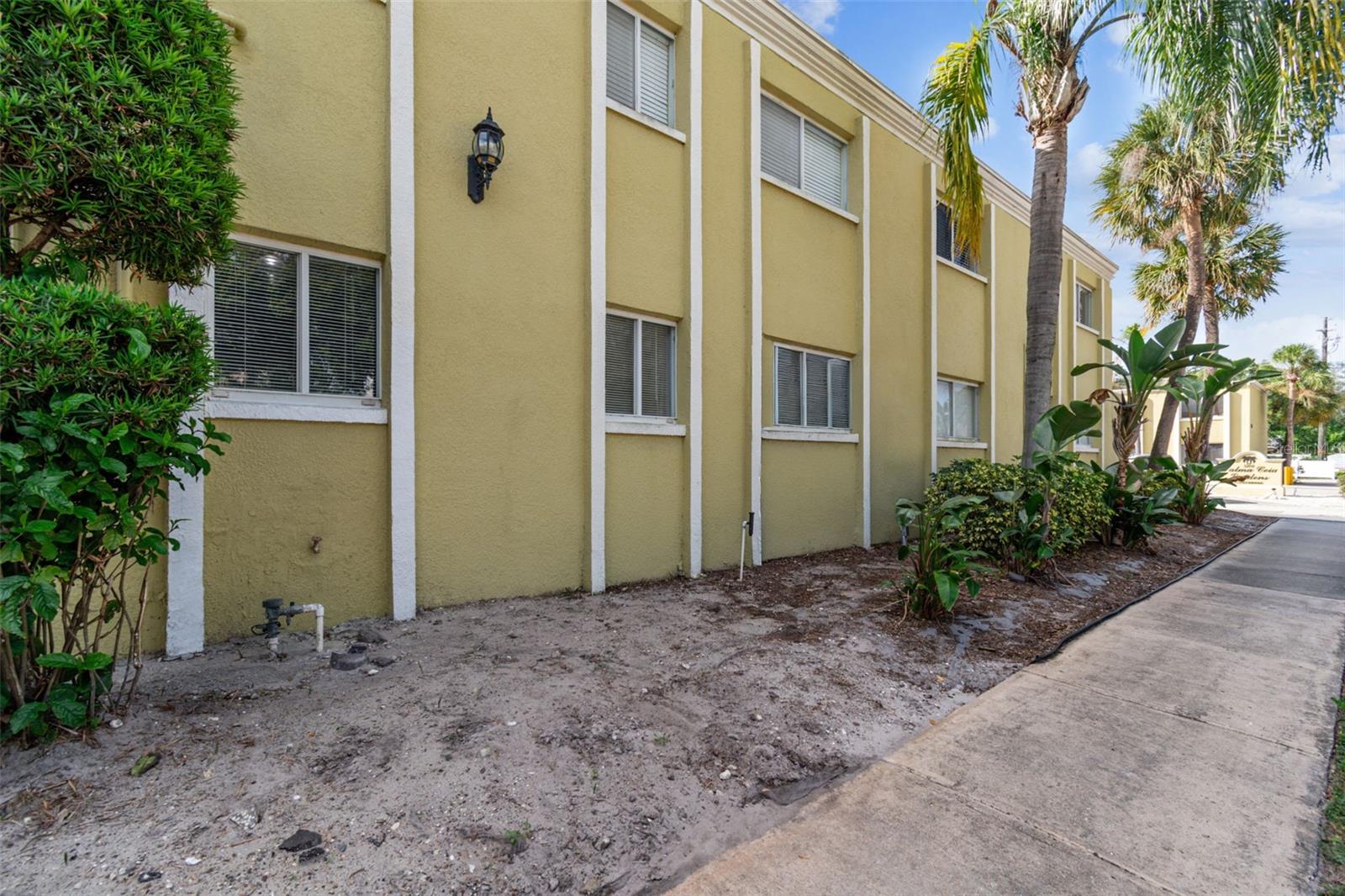 Image 37 of 38 For 3206 Azeele Street 120