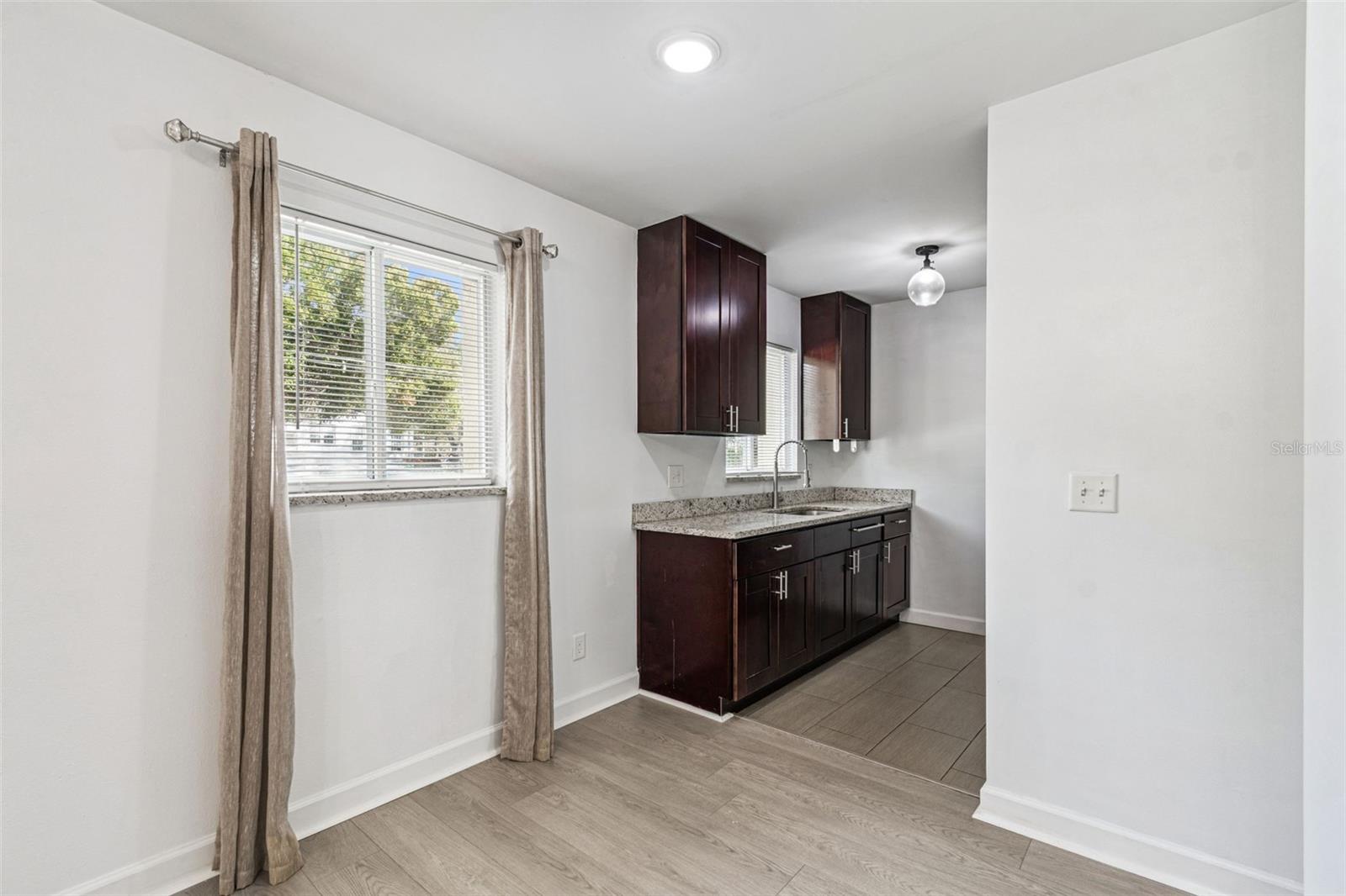 Image 8 of 38 For 3206 Azeele Street 120