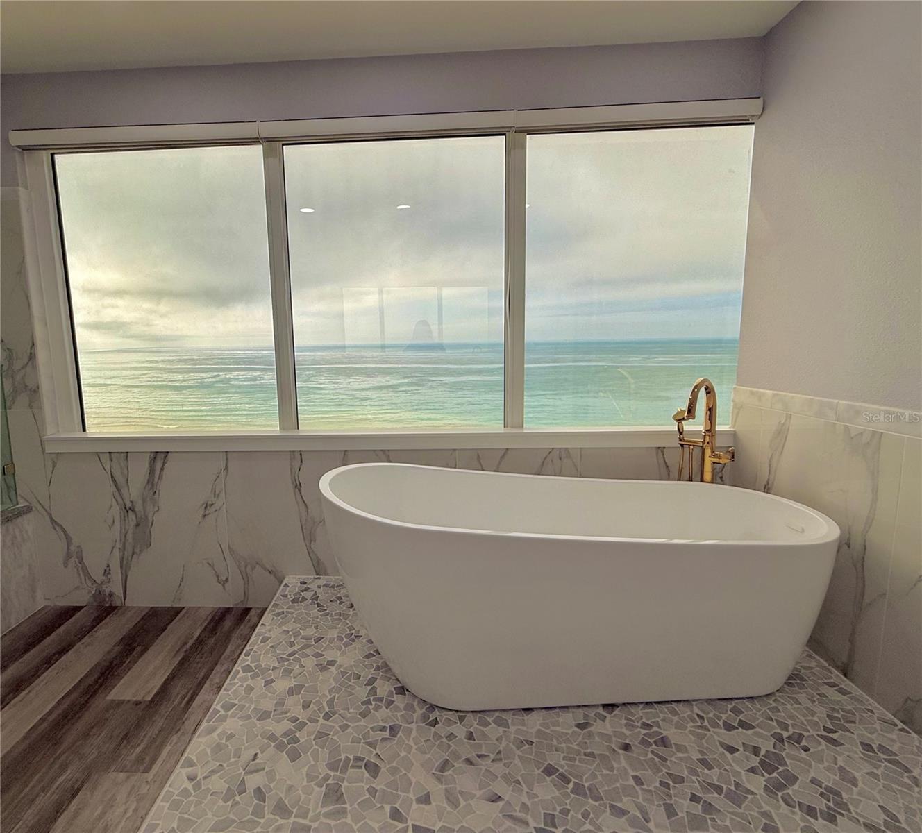 Image 5 of 17 For 1600 Gulf Boulevard 1112