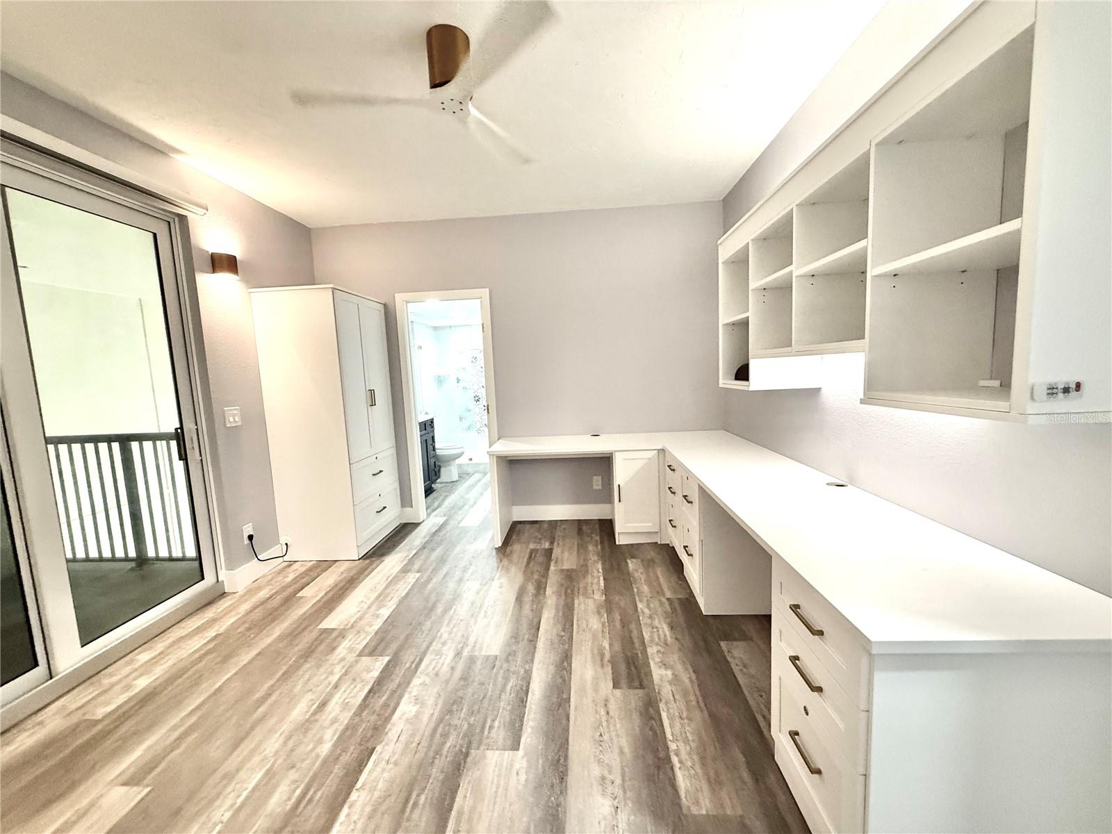 Image 9 of 17 For 1600 Gulf Boulevard 1112