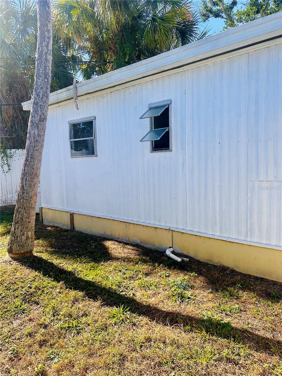 Listing photo id 0 for 8630 42 Nd Place N 14