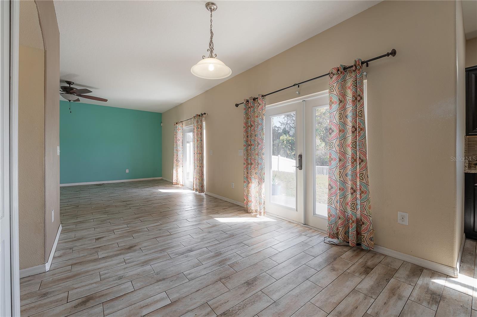 Image 8 of 40 For 12356 Cricklewood Drive