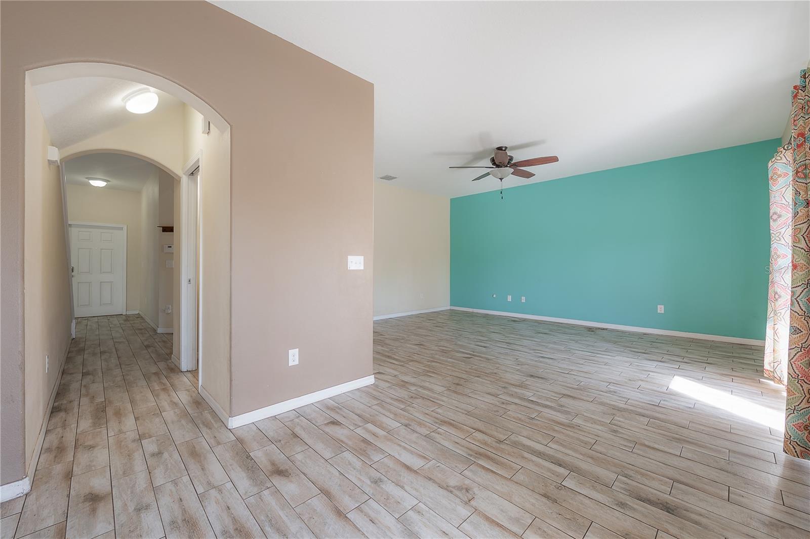 Image 9 of 40 For 12356 Cricklewood Drive