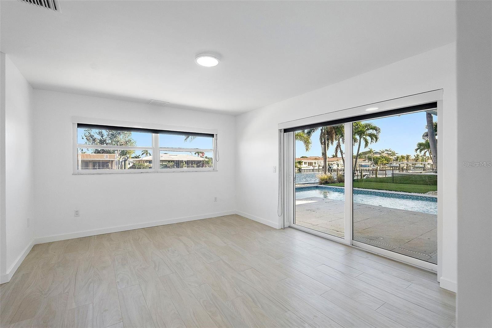 Listing photo id 17 for 1984 Kansas Avenue Ne