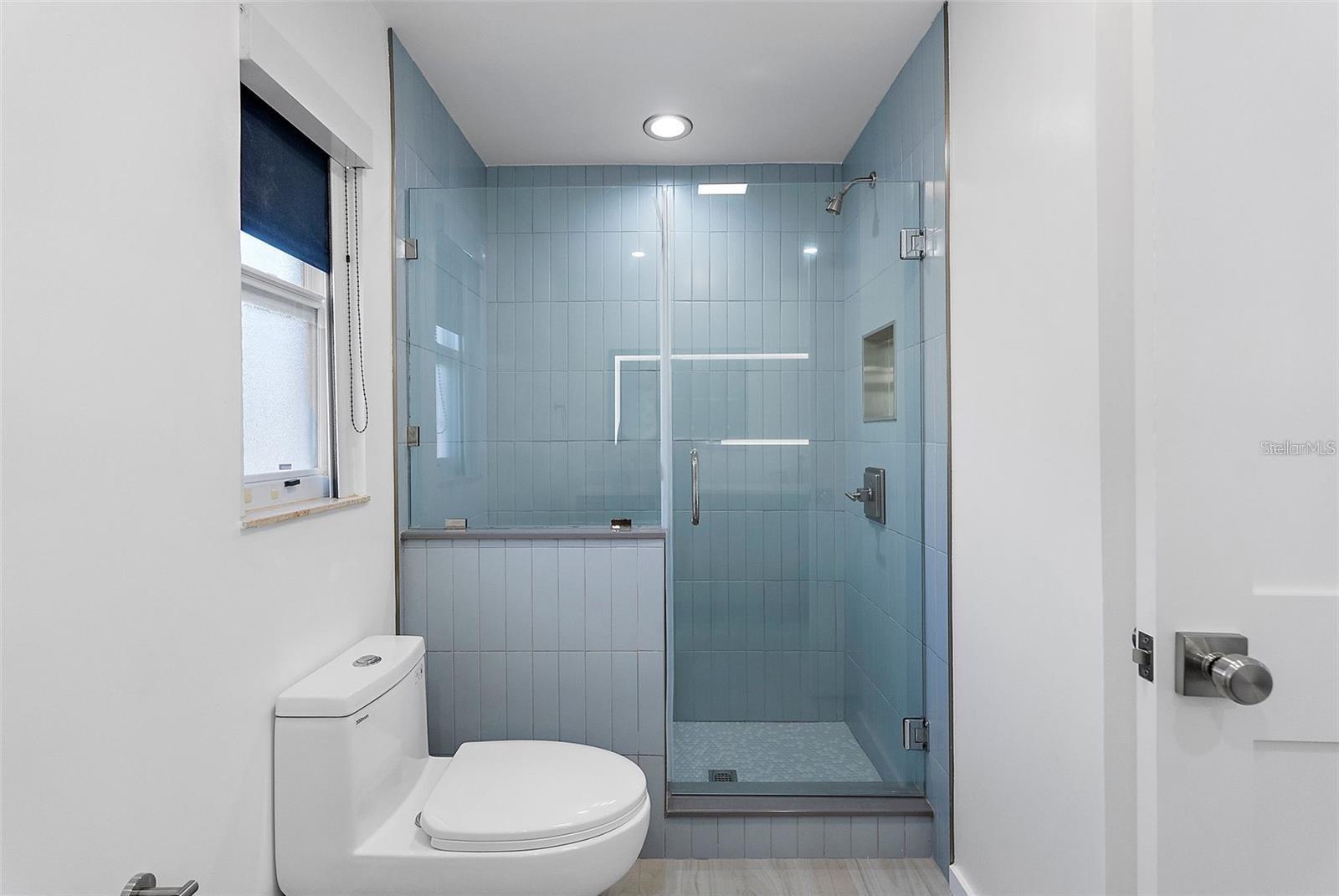 Listing photo id 20 for 1984 Kansas Avenue Ne