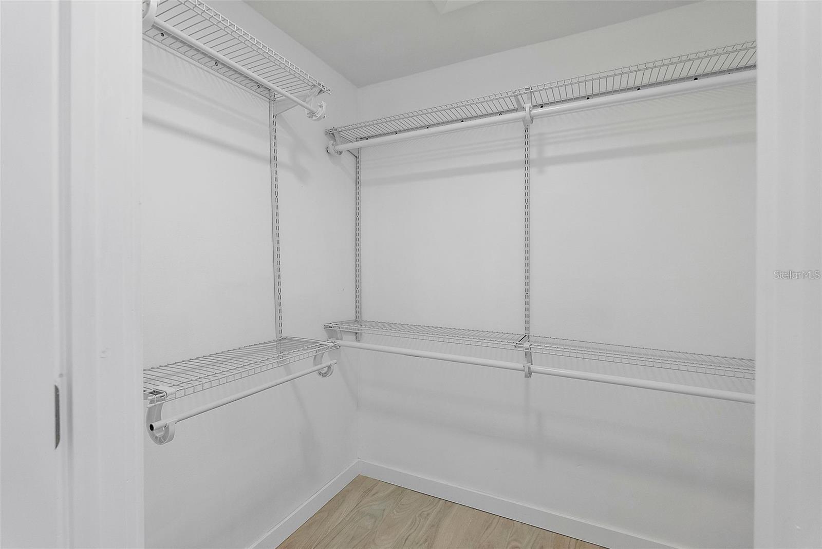 Listing photo id 21 for 1984 Kansas Avenue Ne